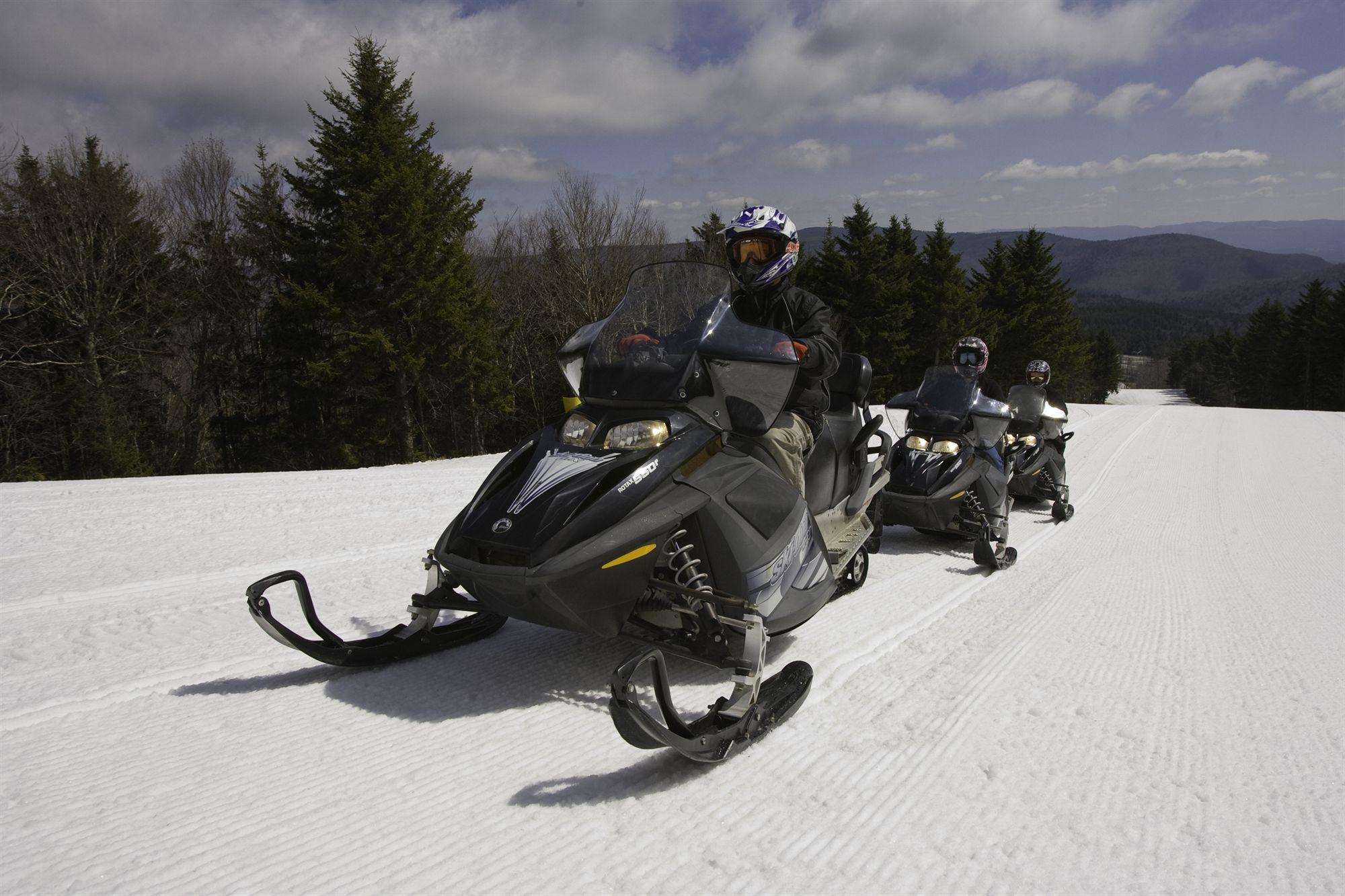 Expedition Station Snowshoe Exterior photo
