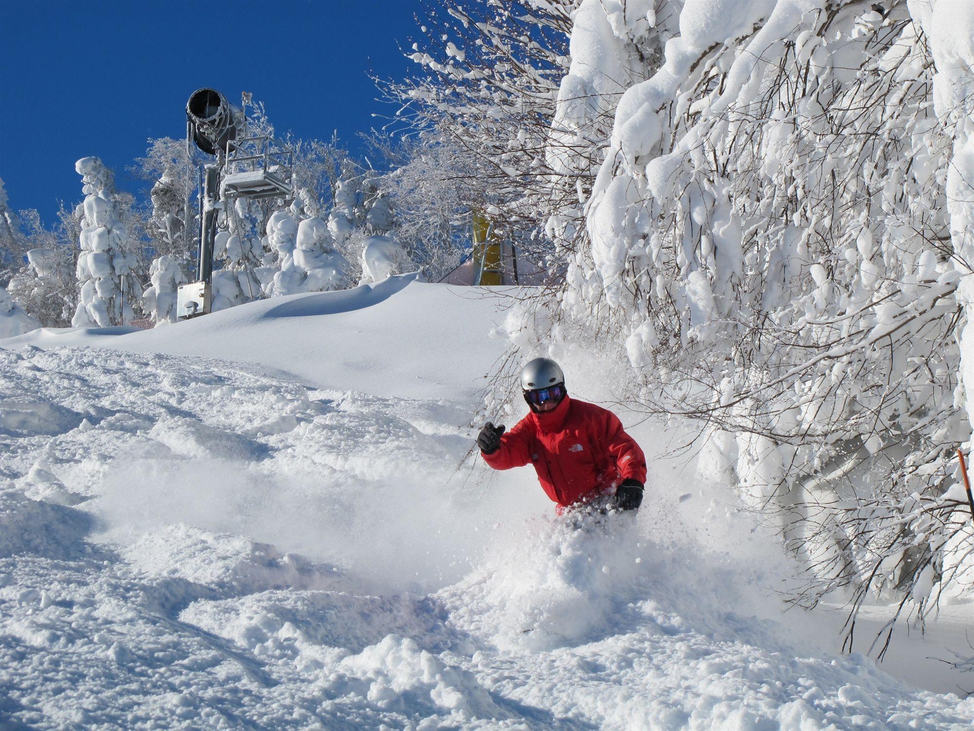 Expedition Station Snowshoe Exterior photo