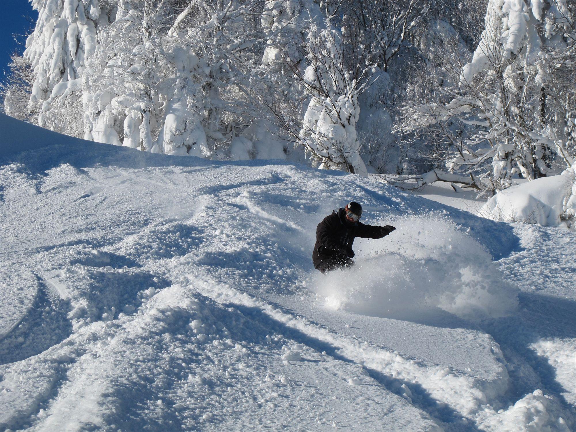 Expedition Station Snowshoe Exterior photo