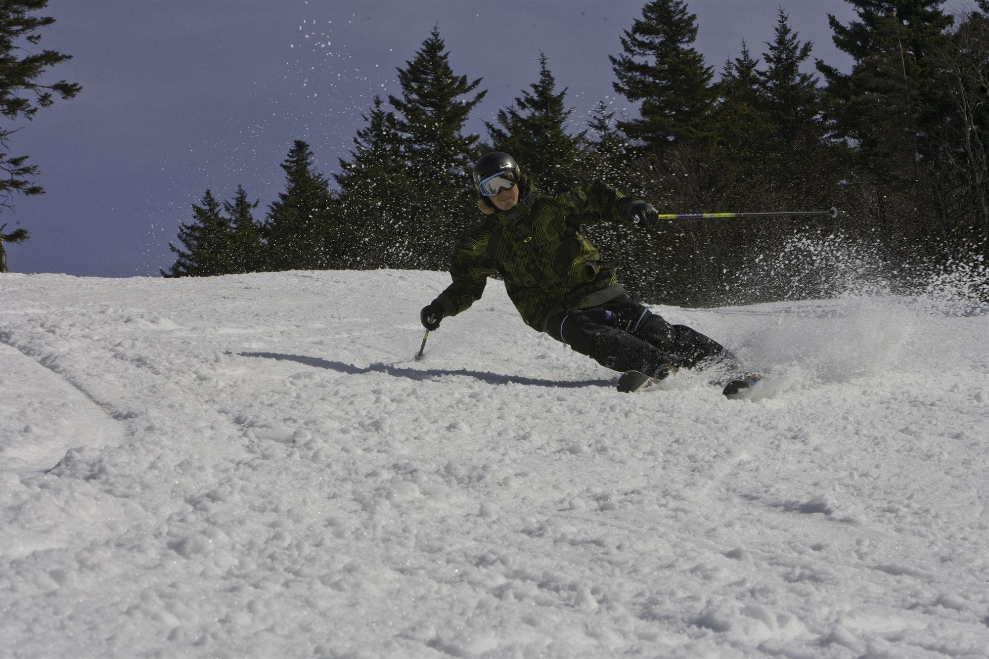 Expedition Station Snowshoe Exterior photo